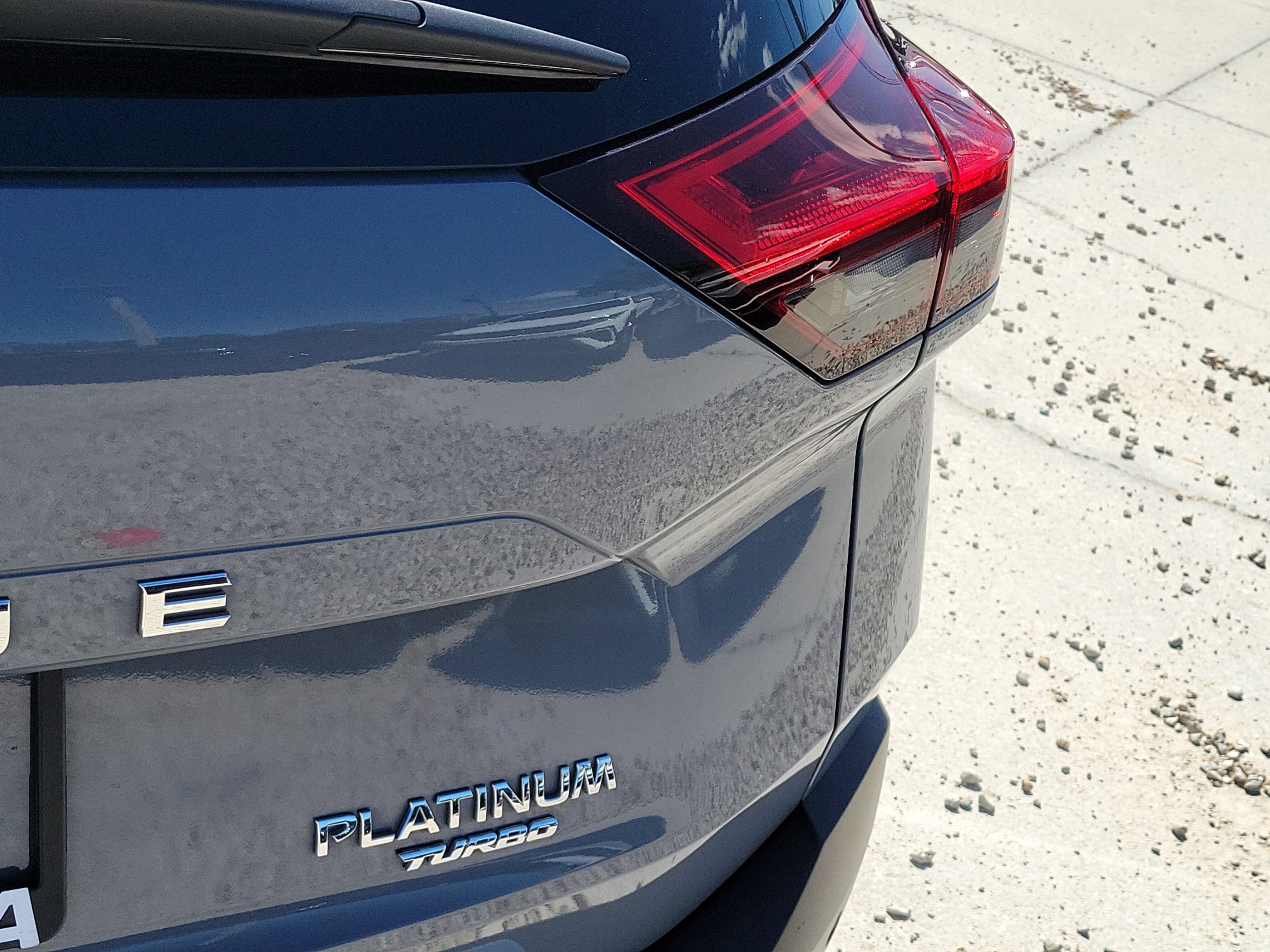 Used 2022 Nissan Rogue Platinum w/ Head-Up Display Package image 11