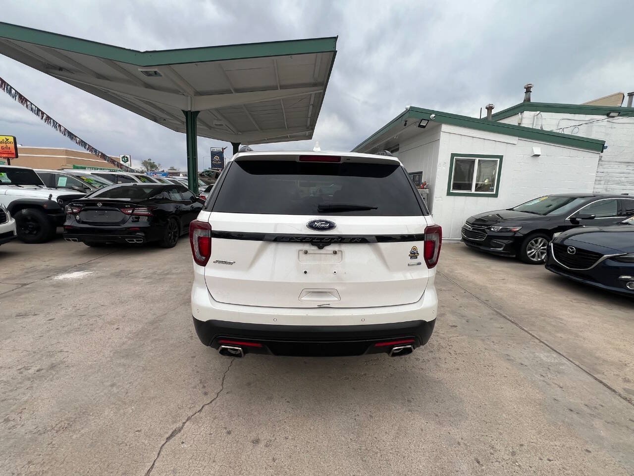 Used 2017 Ford Explorer Sport w/ Equipment Group 401A AWD/4WD image 5