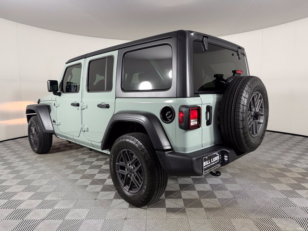 Used 2024 Jeep Wrangler Unlimited Sport AWD/4WD image 9