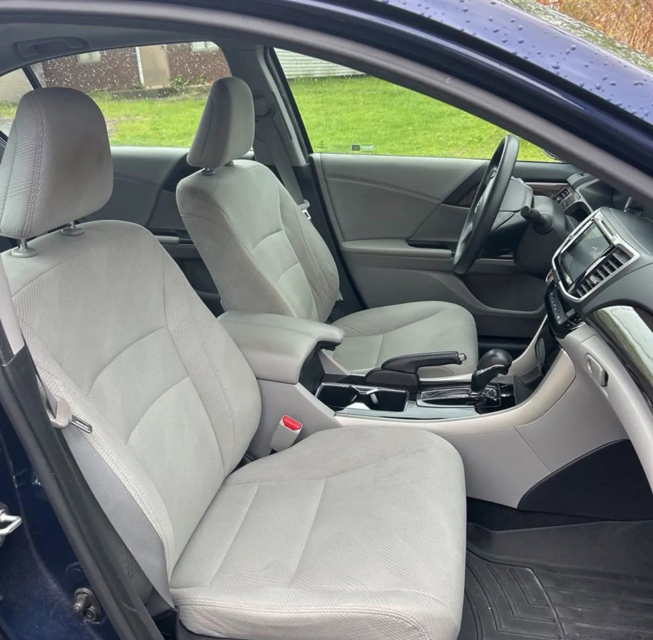 Used 2017 Honda Accord EX image 7