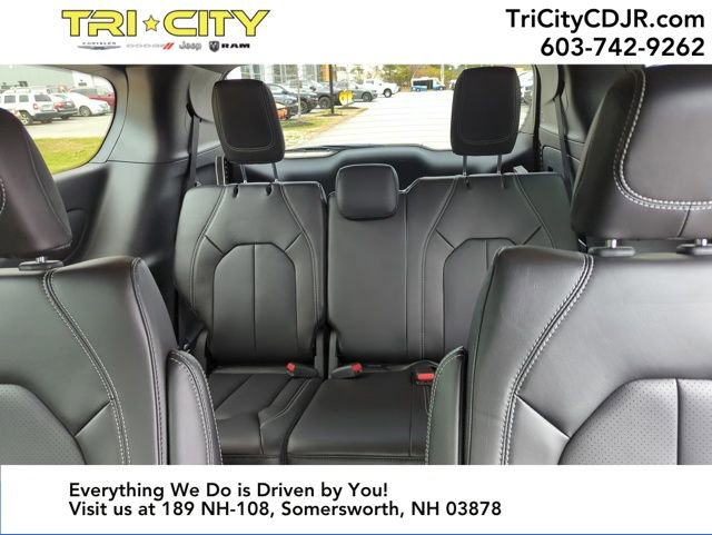 New 2026 Chrysler Pacifica Select image 25