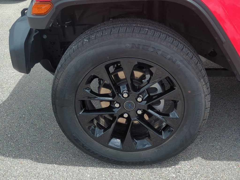 Used 2025 Jeep Wrangler Unlimited Sahara AWD/4WD image 12