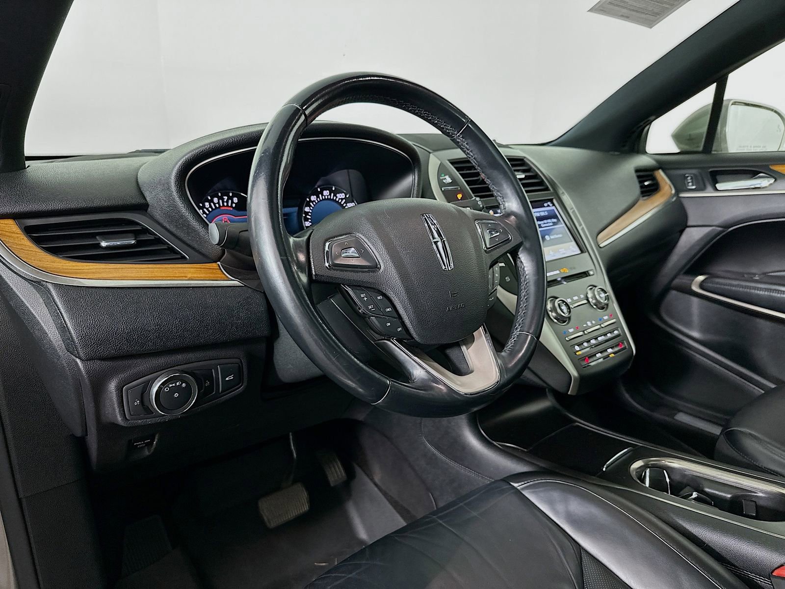 Used 2017 Lincoln MKC Select w/ Select Plus Package image 10