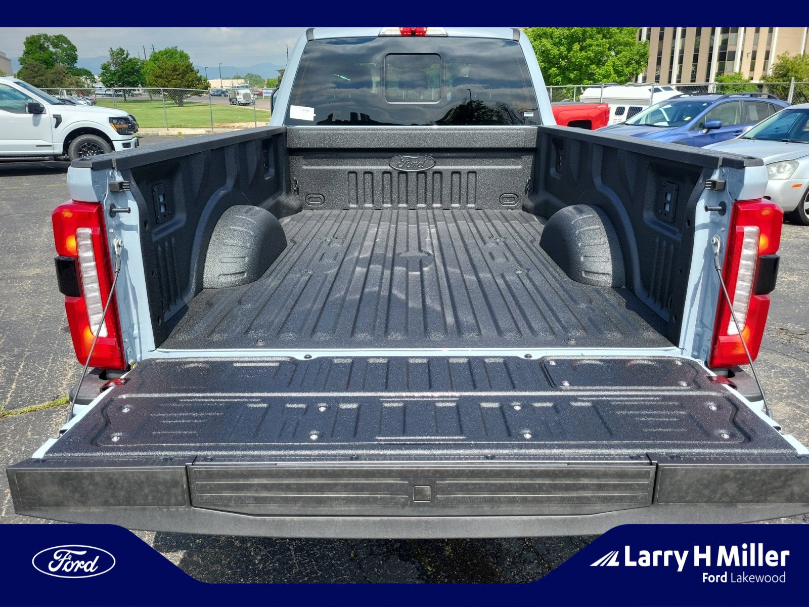 New 2025 Ford F350 Lariat w/ Black Appearance Package image 34