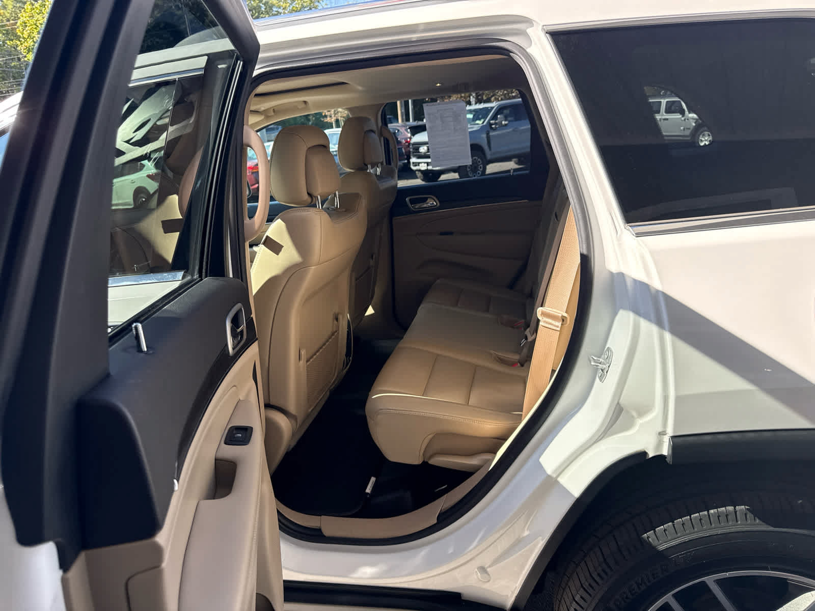 Used 2019 Jeep Grand Cherokee Limited w/ Trailer Tow Group IV AWD/4WD image 21