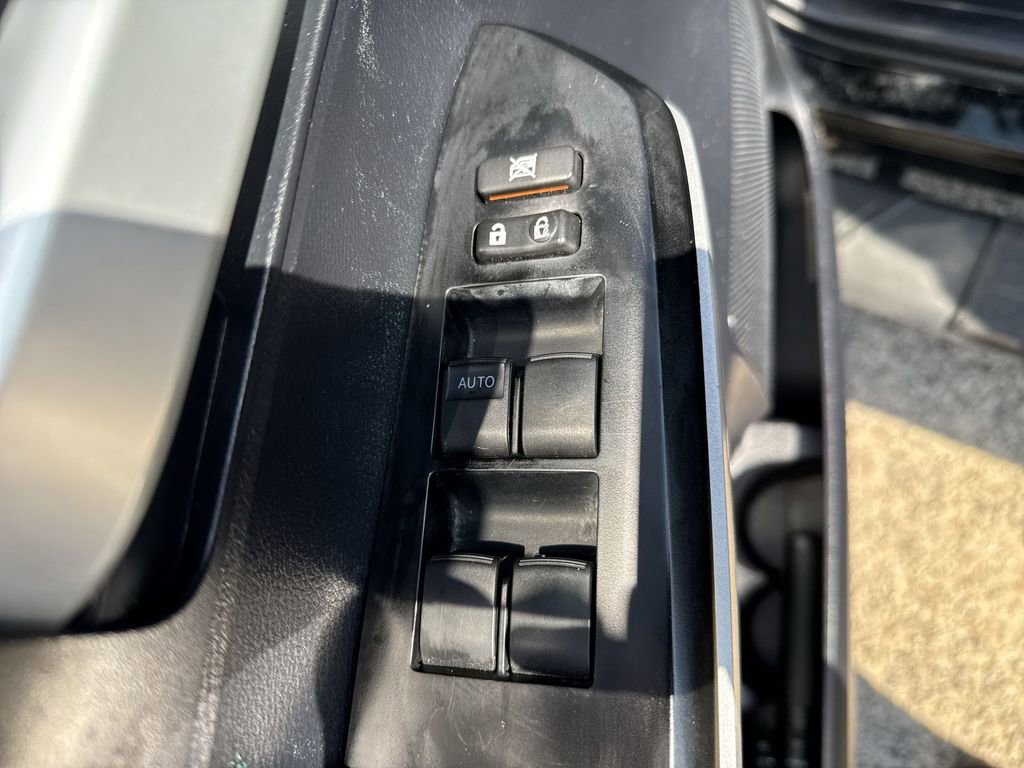 Used 2016 Toyota Tundra SR5 w/ SR5 Upgrade Package image 13