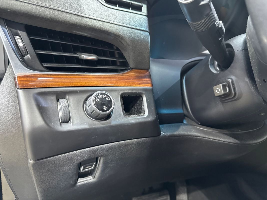 Used 2015 Cadillac Escalade Premium image 79