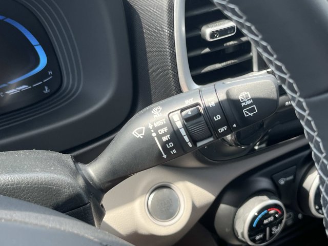 New 2026 Hyundai Venue SEL FWD image 36