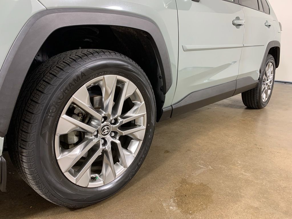 Used 2020 Toyota RAV4 XLE Premium FWD image 2