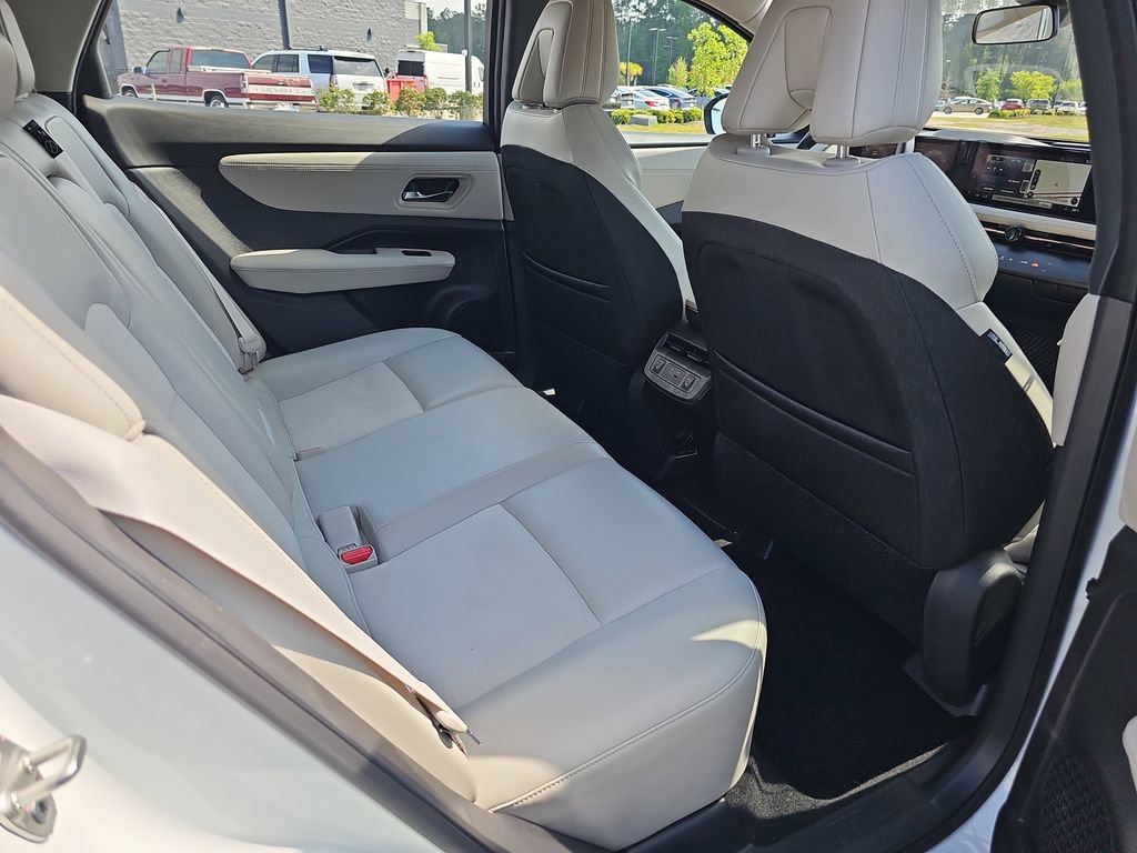 Used 2023 Nissan Ariya FWD image 14