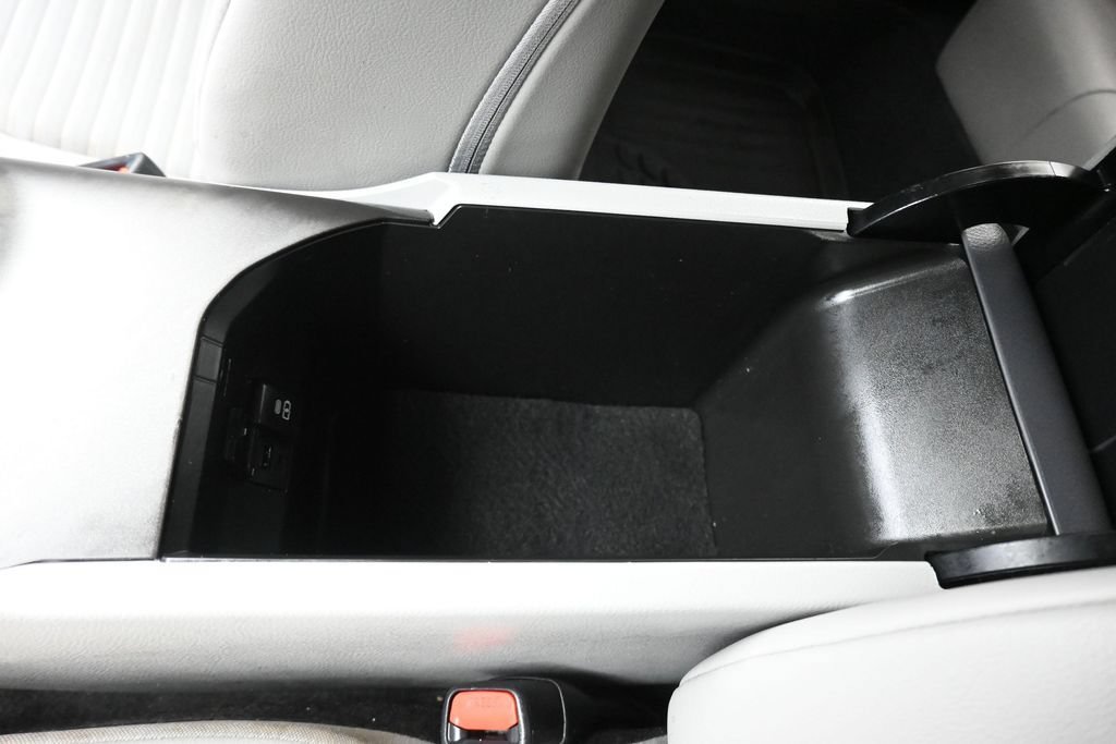Used 2024 Toyota Camry SE w/ Convenience Package FWD image 24