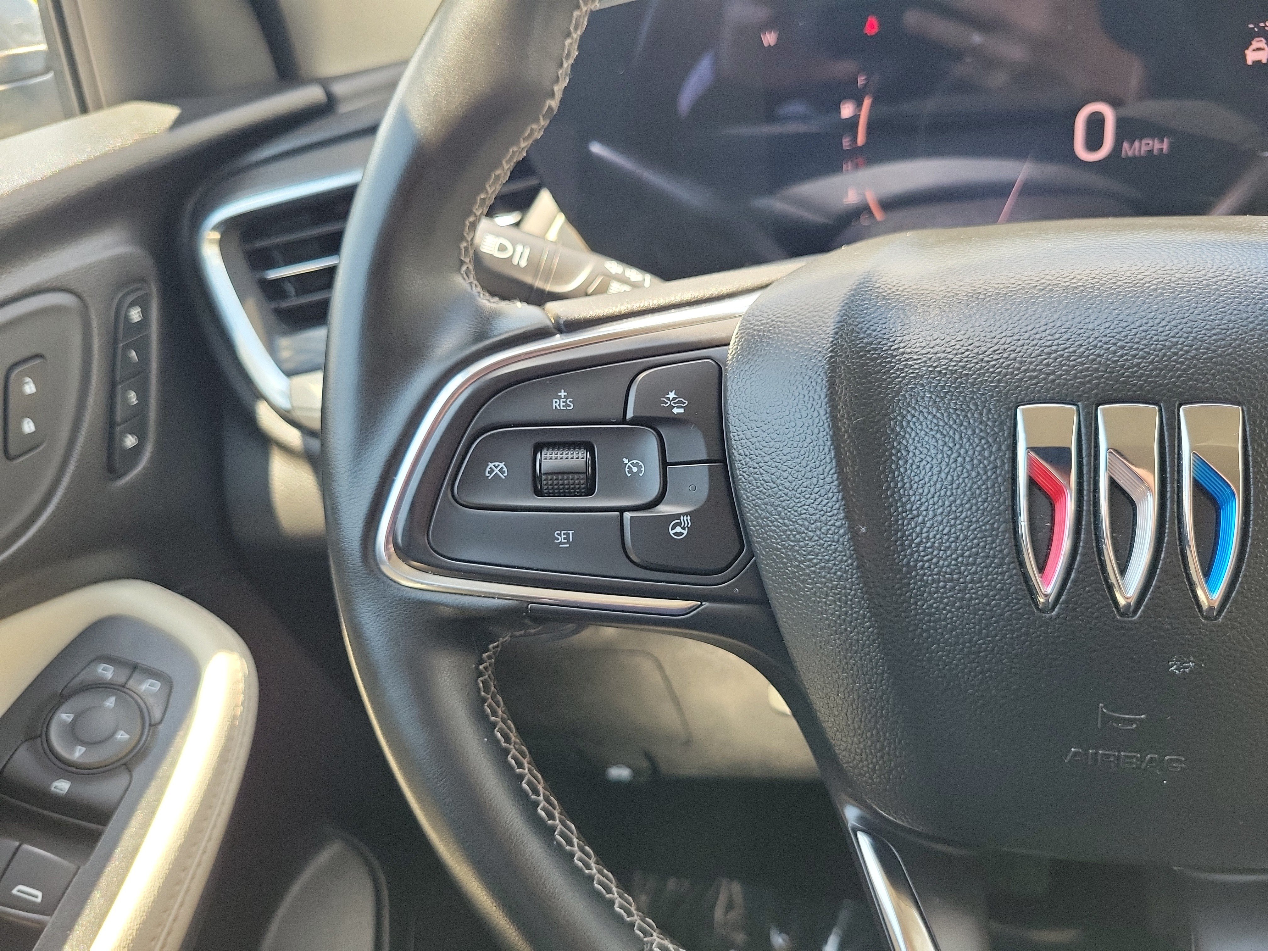 Used 2024 Buick Encore GX Avenir FWD image 19