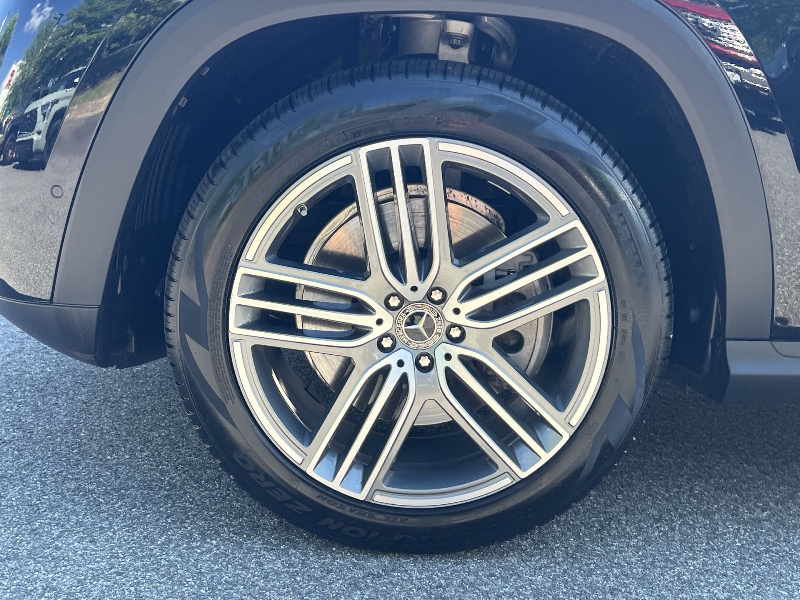 Used 2025 Mercedes-Benz GLS 450 4MATIC image 13