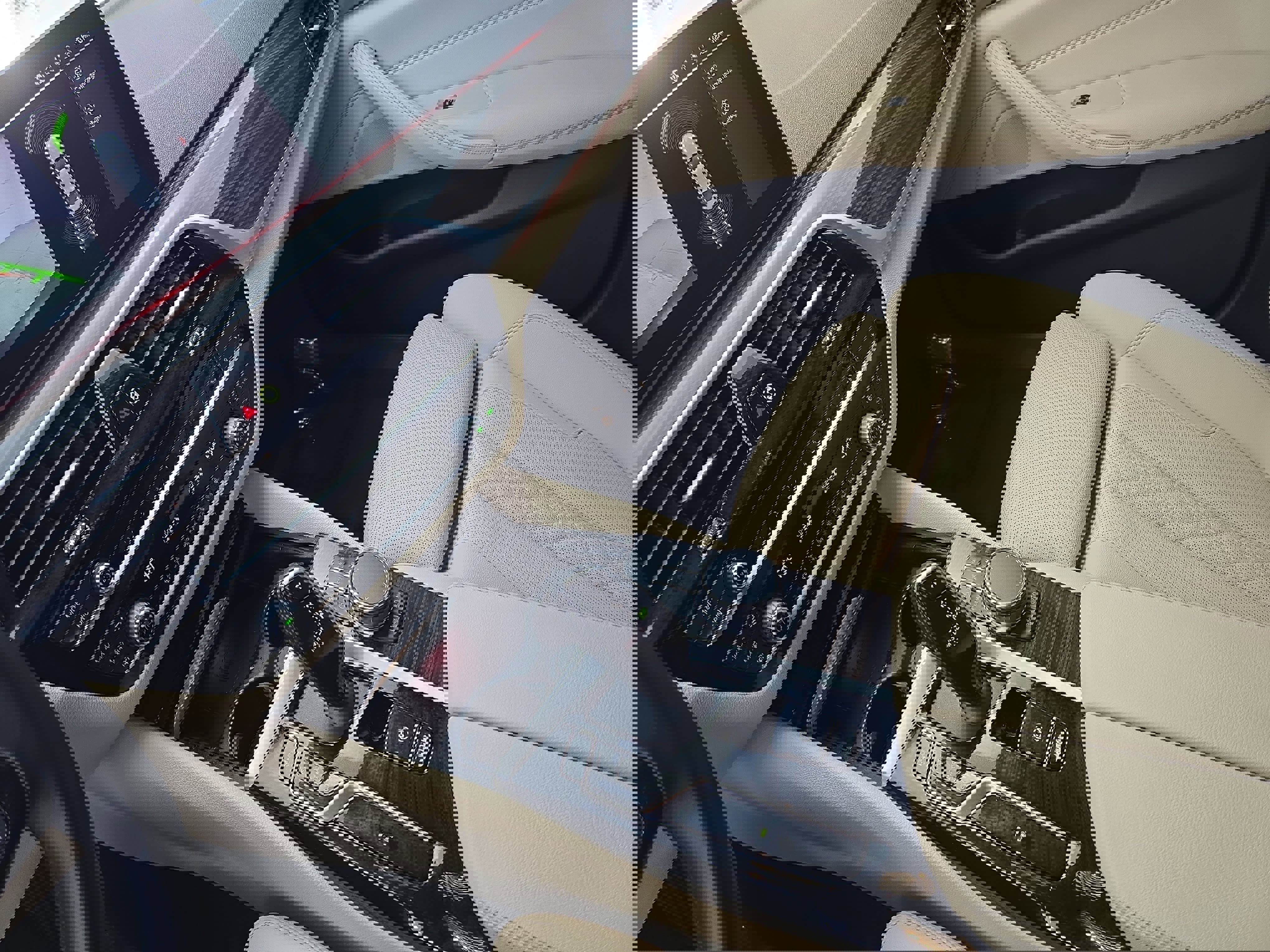 Used 2023 BMW 530i w/ Convenience Package image 25