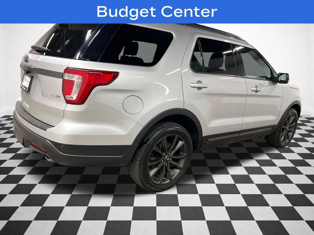 Used 2018 Ford Explorer XLT w/ Equipment Group 202A image 8