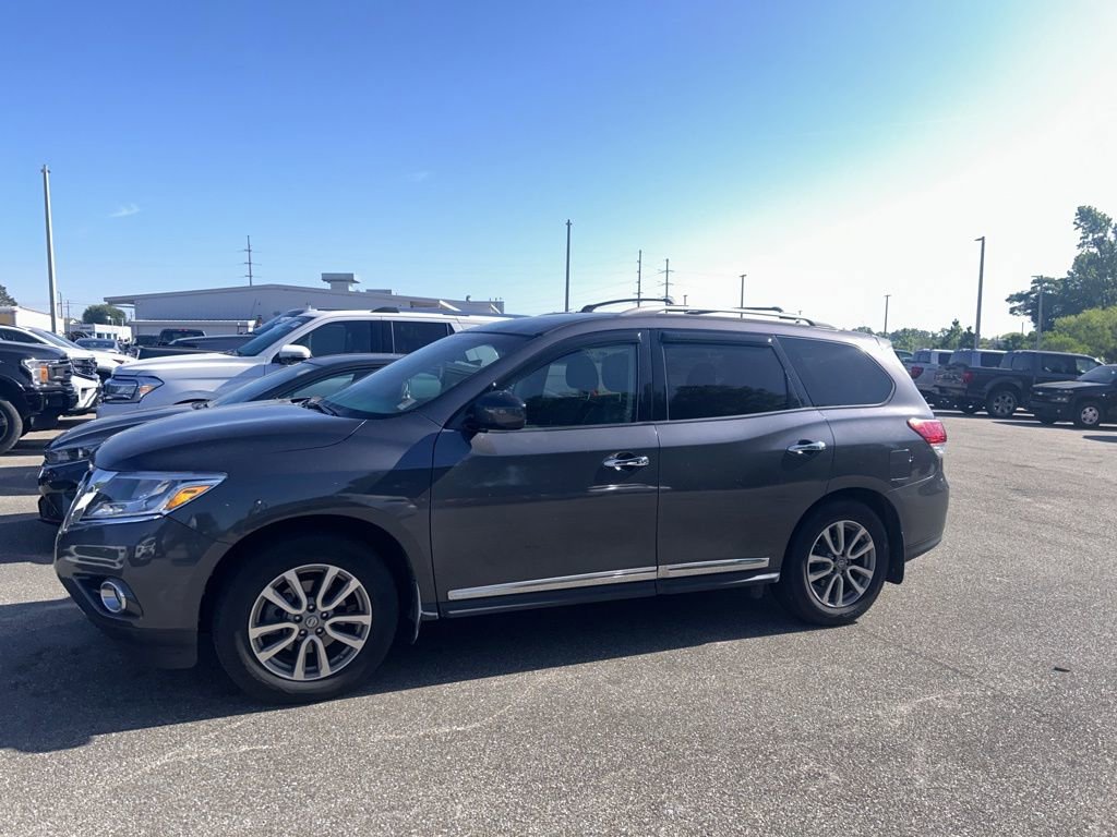 Used 2014 Nissan Pathfinder SL w/ SL Premium Package image 2