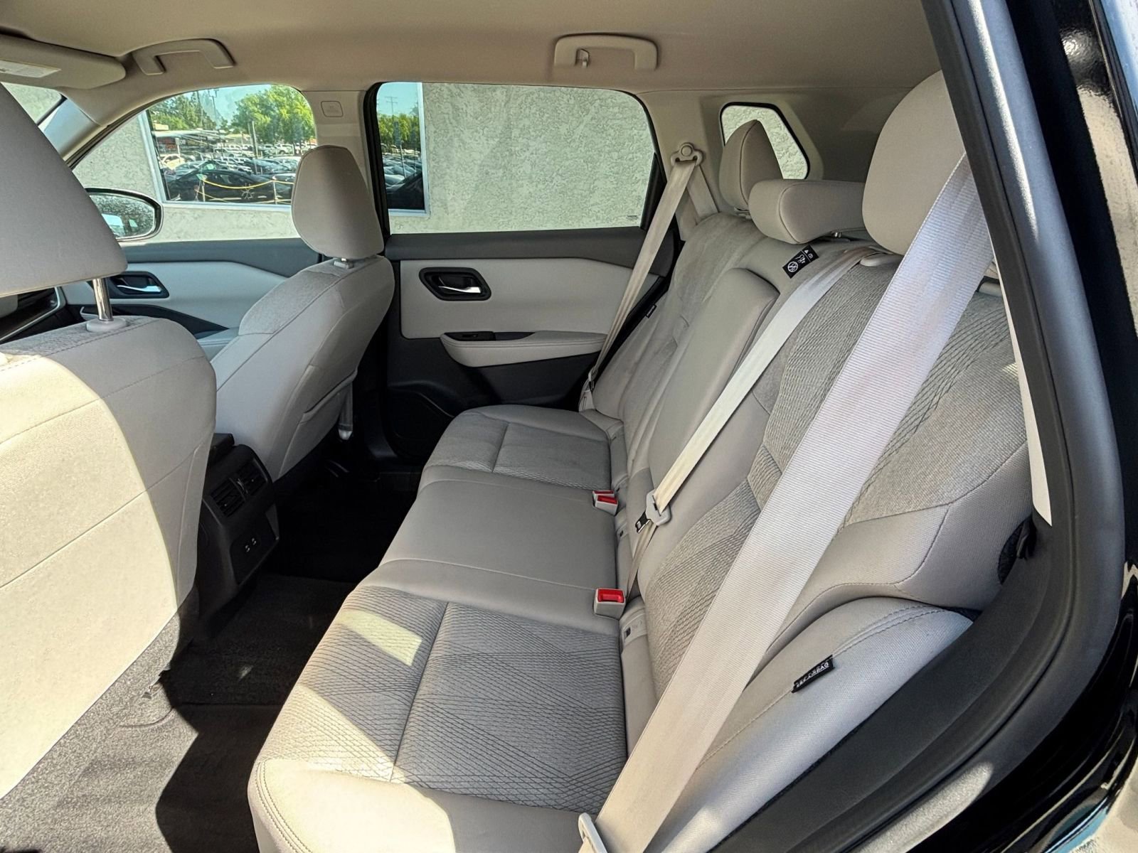 Used 2025 Nissan Rogue SV AWD/4WD image 28