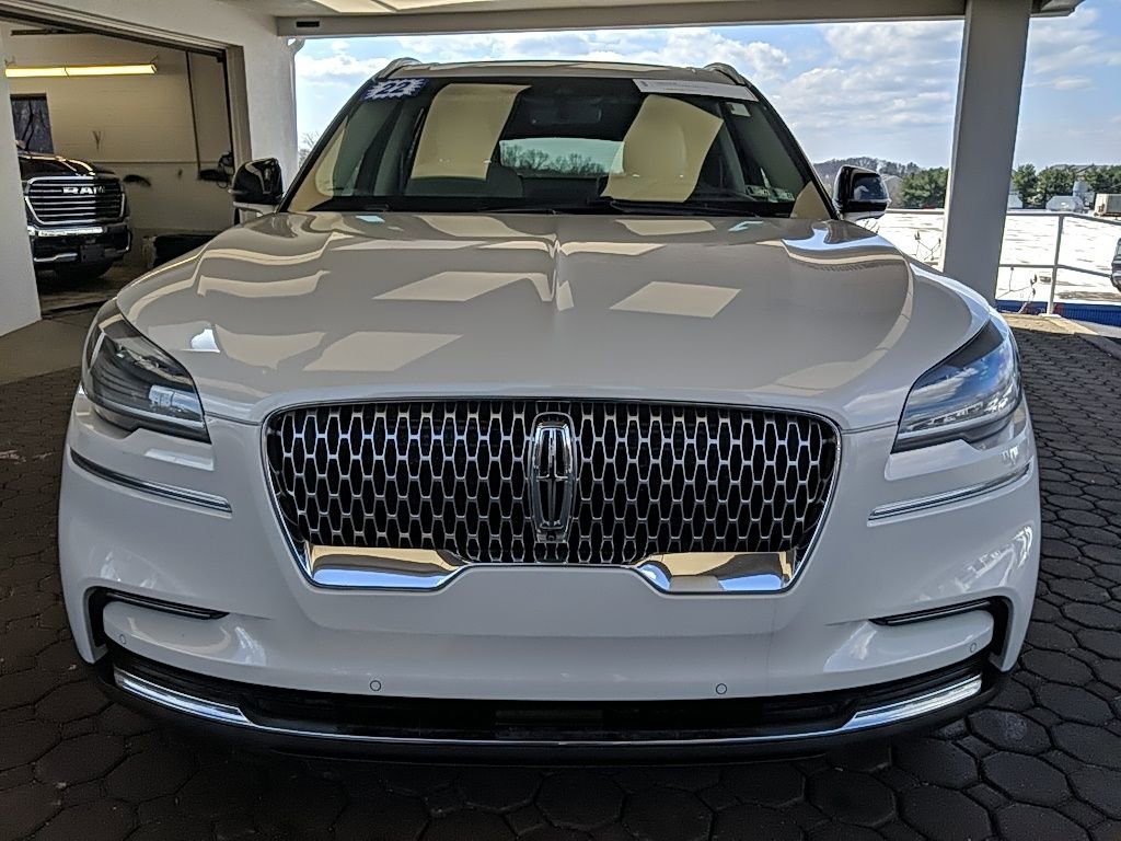 Used 2022 Lincoln Aviator Reserve w/ Equipment Group 201A image 2