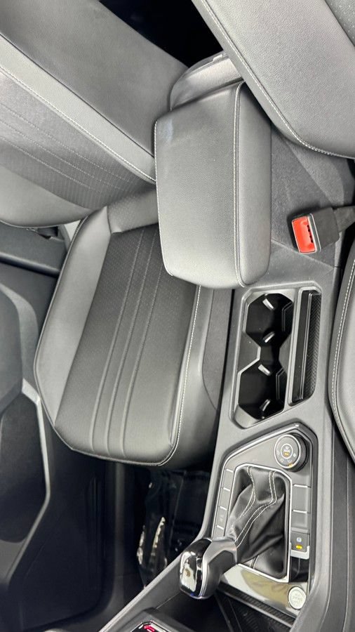 Used 2024 Volkswagen Tiguan SE AWD/4WD image 34