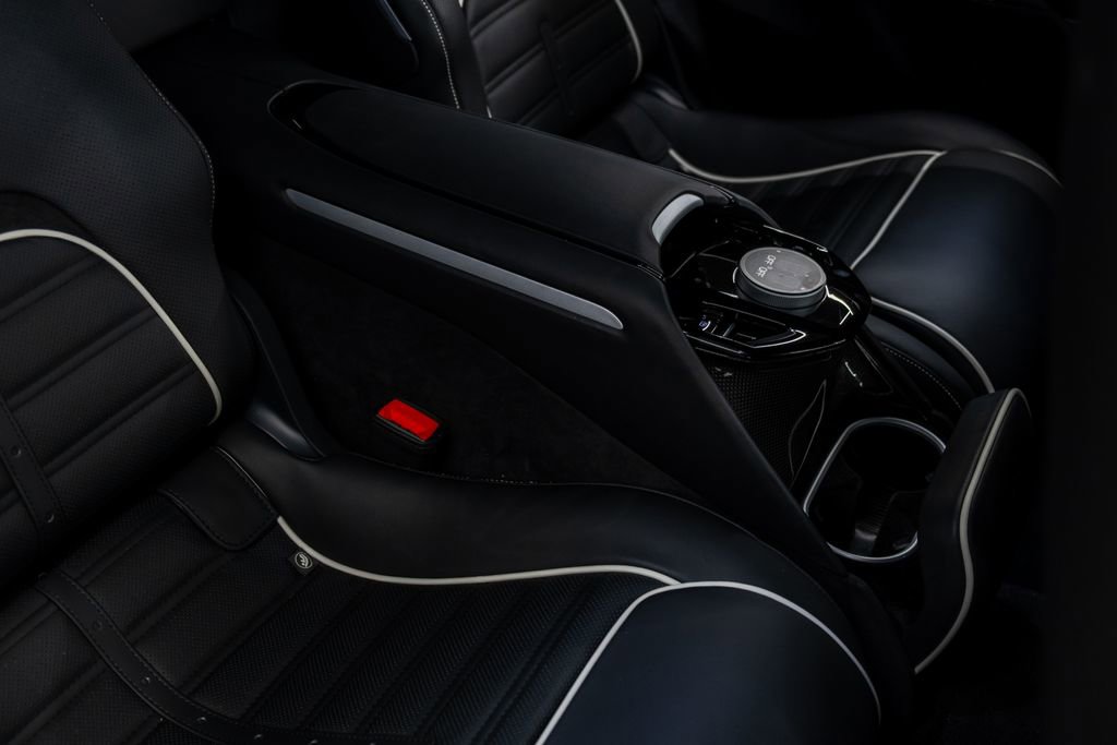 Used 2024 Ferrari Purosangue image 32