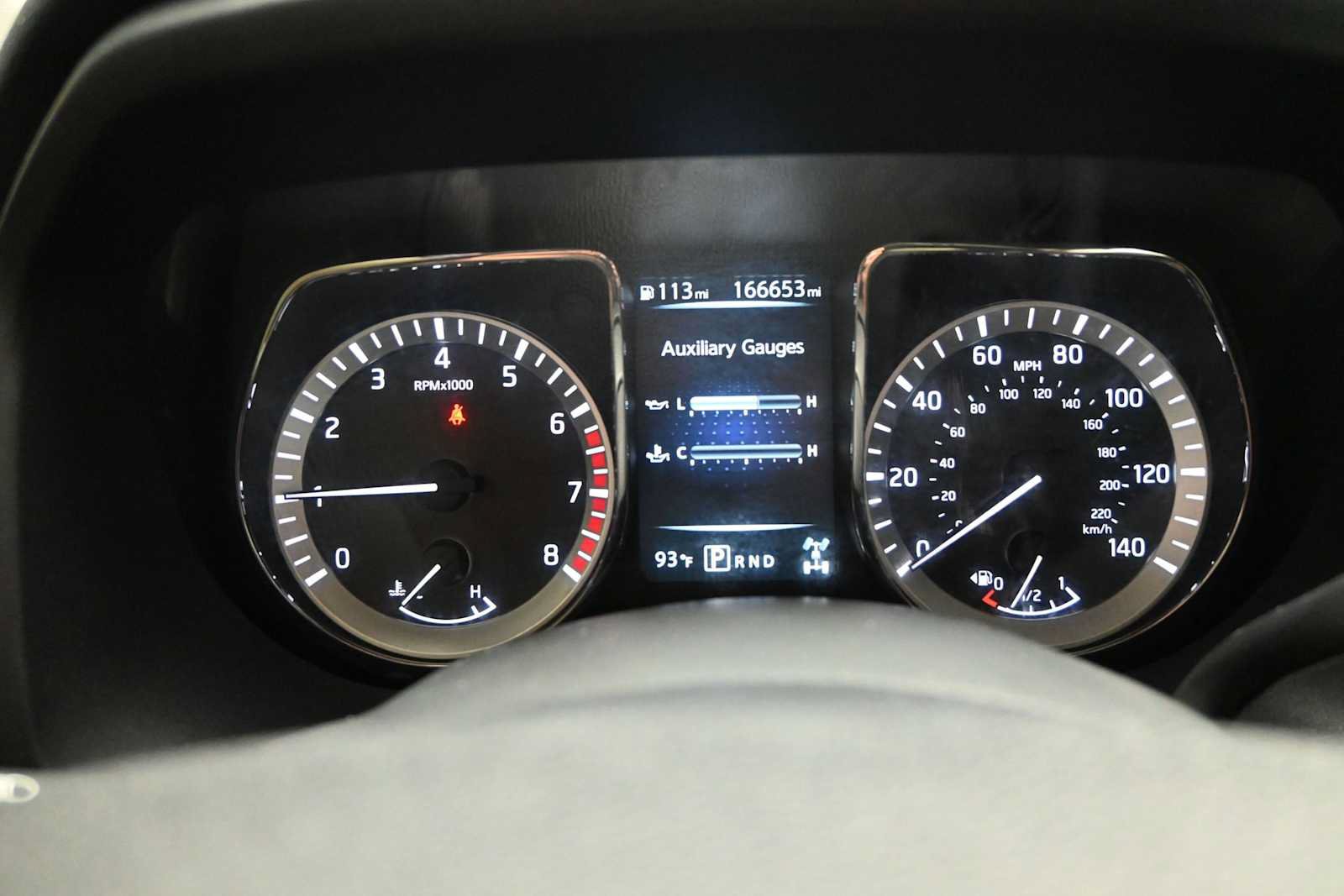 Used 2017 Nissan Titan SV AWD/4WD image 10