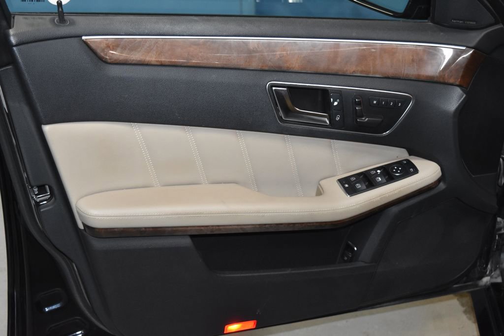 Used 2012 Mercedes-Benz E 350 4MATIC Sedan image 4