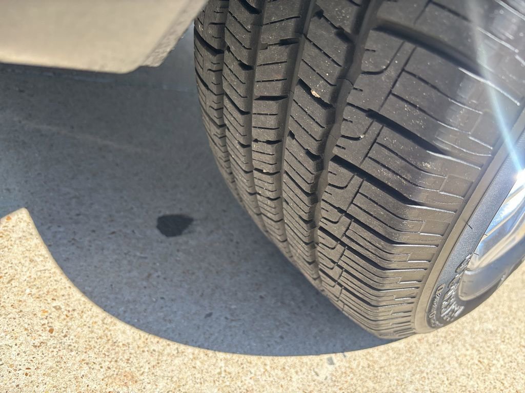 Used 2022 Ford Explorer Limited w/ Equipment Group 301A image 6