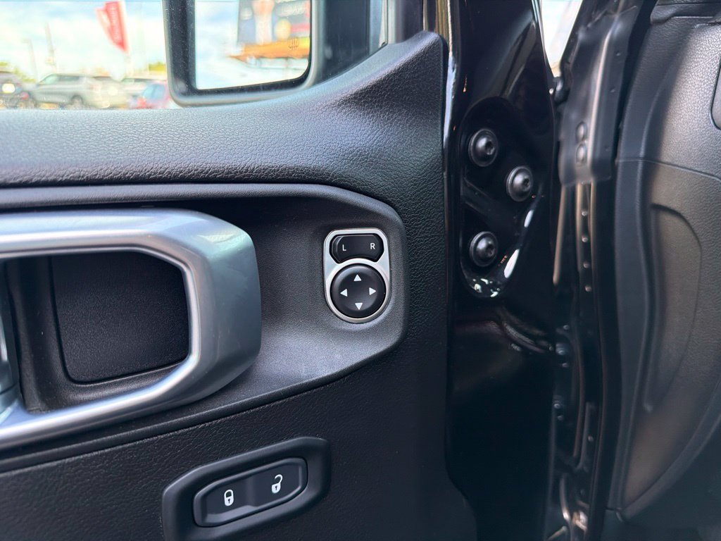 Used 2023 Jeep Gladiator Sport AWD/4WD image 13