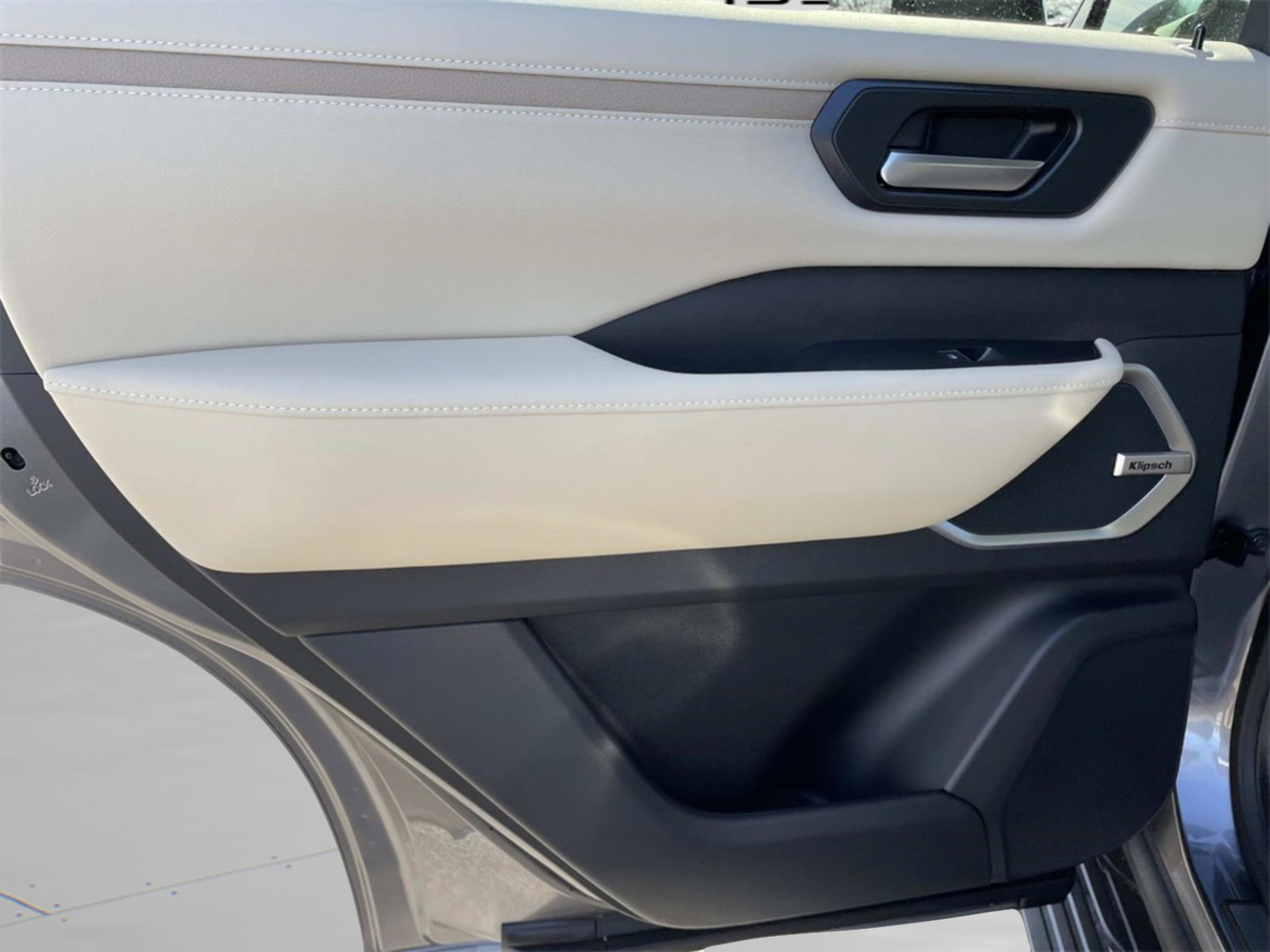 New 2026 Nissan Armada Platinum image 10