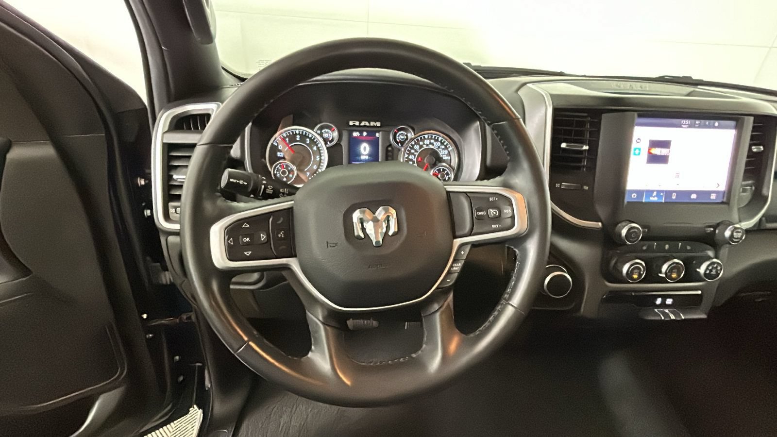 Used 2023 RAM 1500 Big Horn AWD/4WD image 17