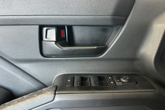 Used 2025 Toyota Tacoma SR5 AWD/4WD image 12