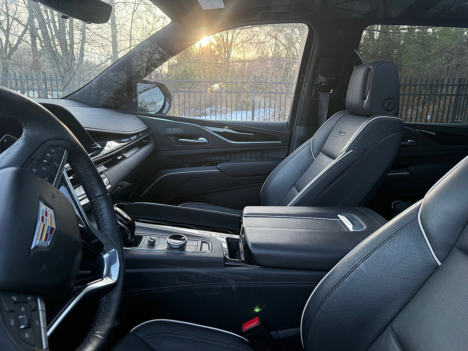 Used 2023 Cadillac Escalade ESV Sport w/ Touring Package image 4