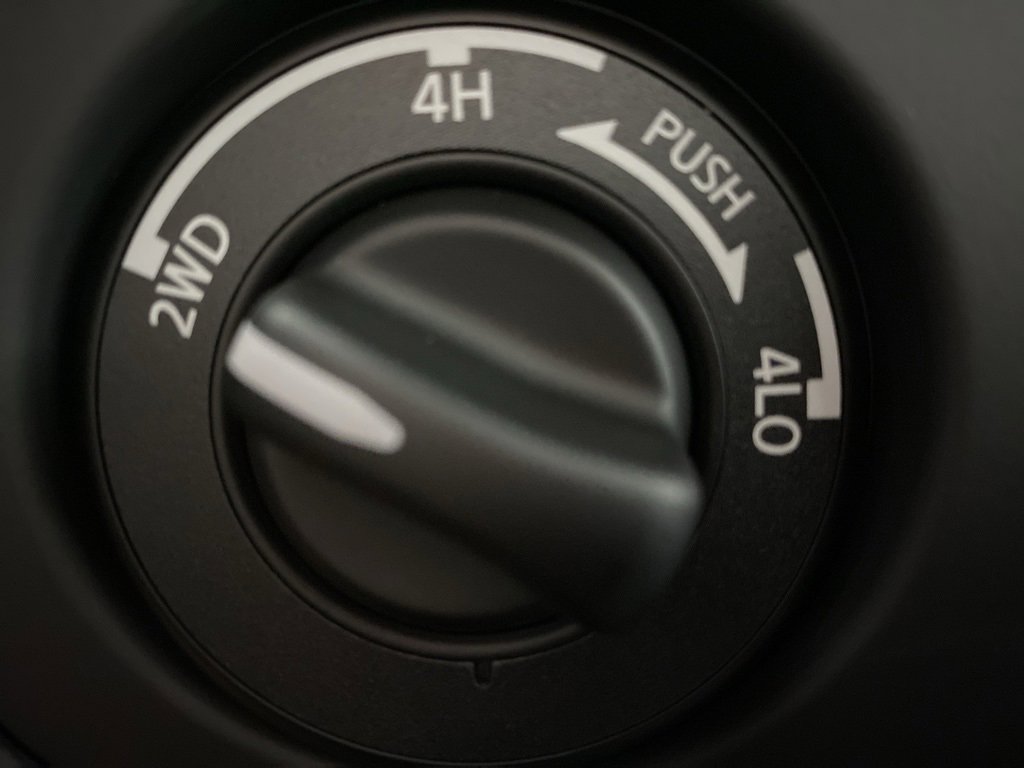 Used 2025 Nissan Frontier SV image 19