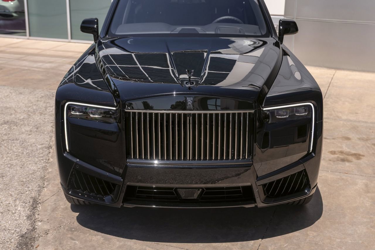 New 2026 Rolls-Royce Cullinan Black Badge image 17