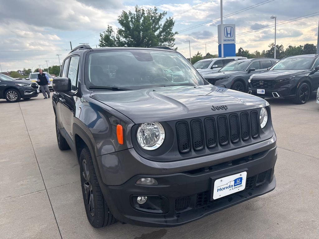 Used 2018 Jeep Renegade Altitude AWD/4WD image 3