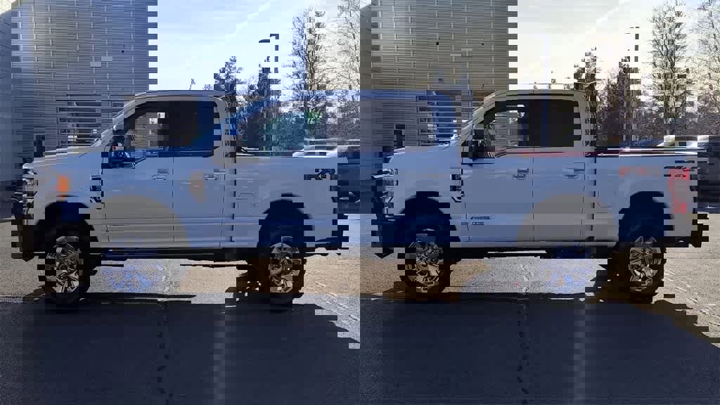 Used 2022 Ford F350 Platinum w/ FX4 Off-Road Package image 5