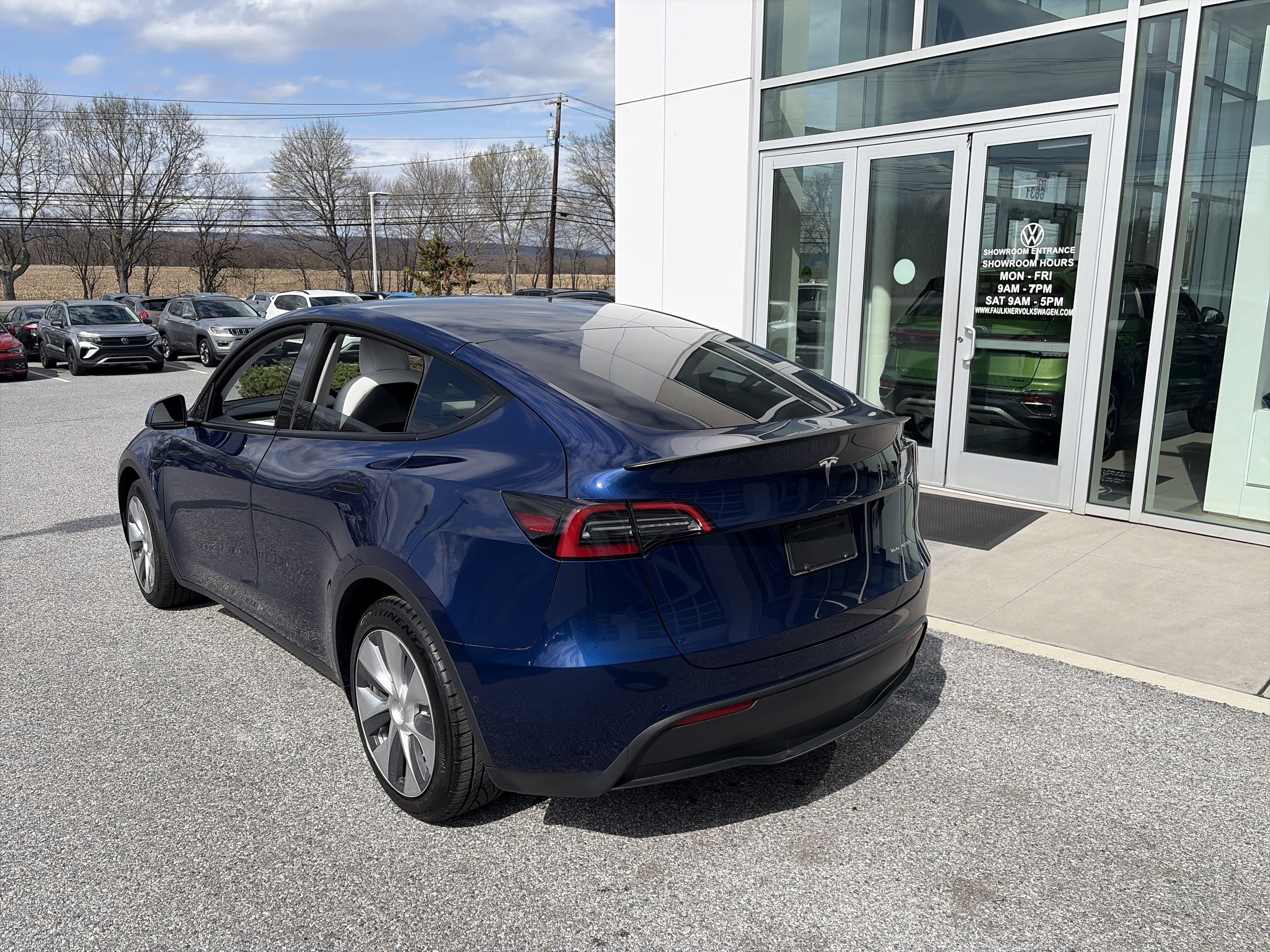 Used 2022 Tesla Model Y Long Range image 6