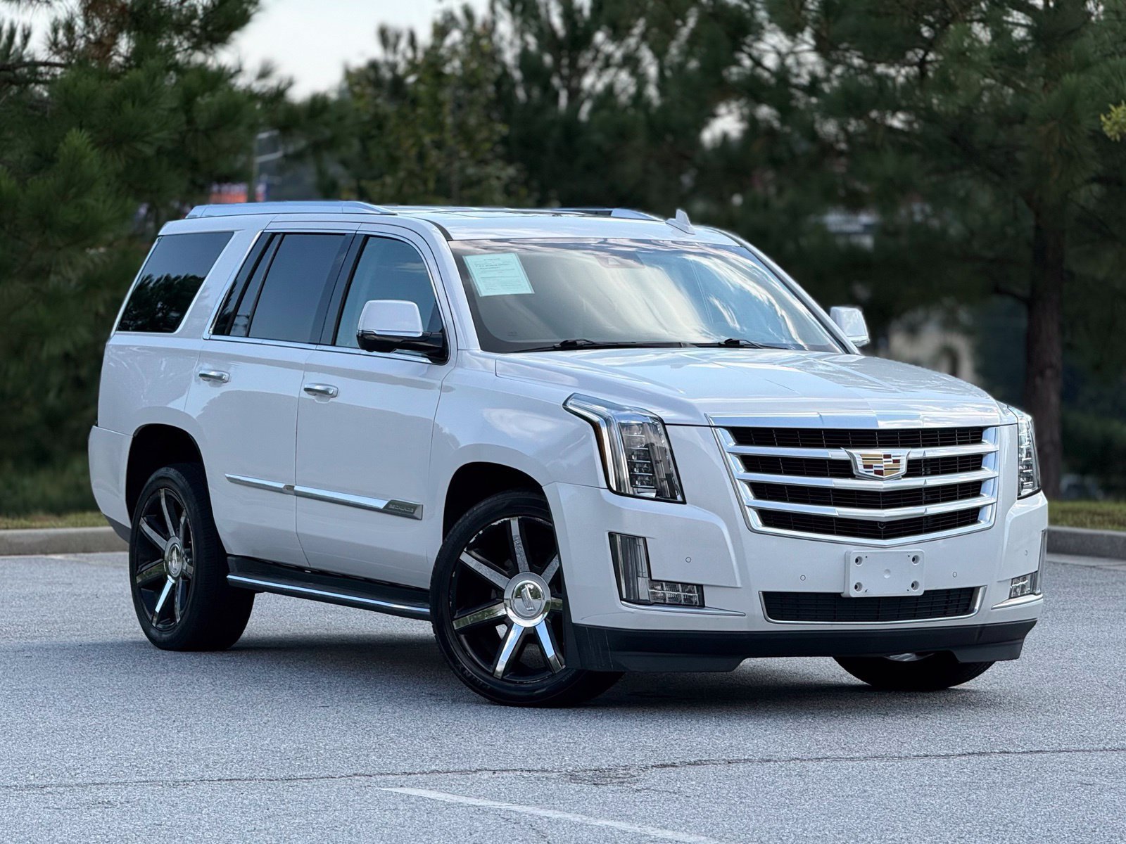 Used 2016 Cadillac Escalade Luxury AWD/4WD image 13