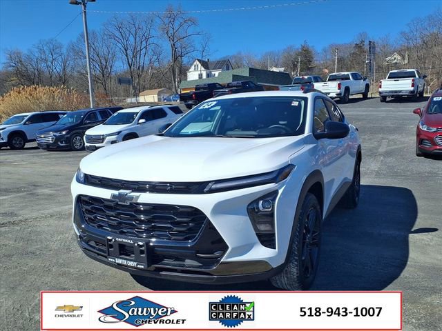 Used 2024 Chevrolet Trax ACTIV w/ Sunroof Package image 3