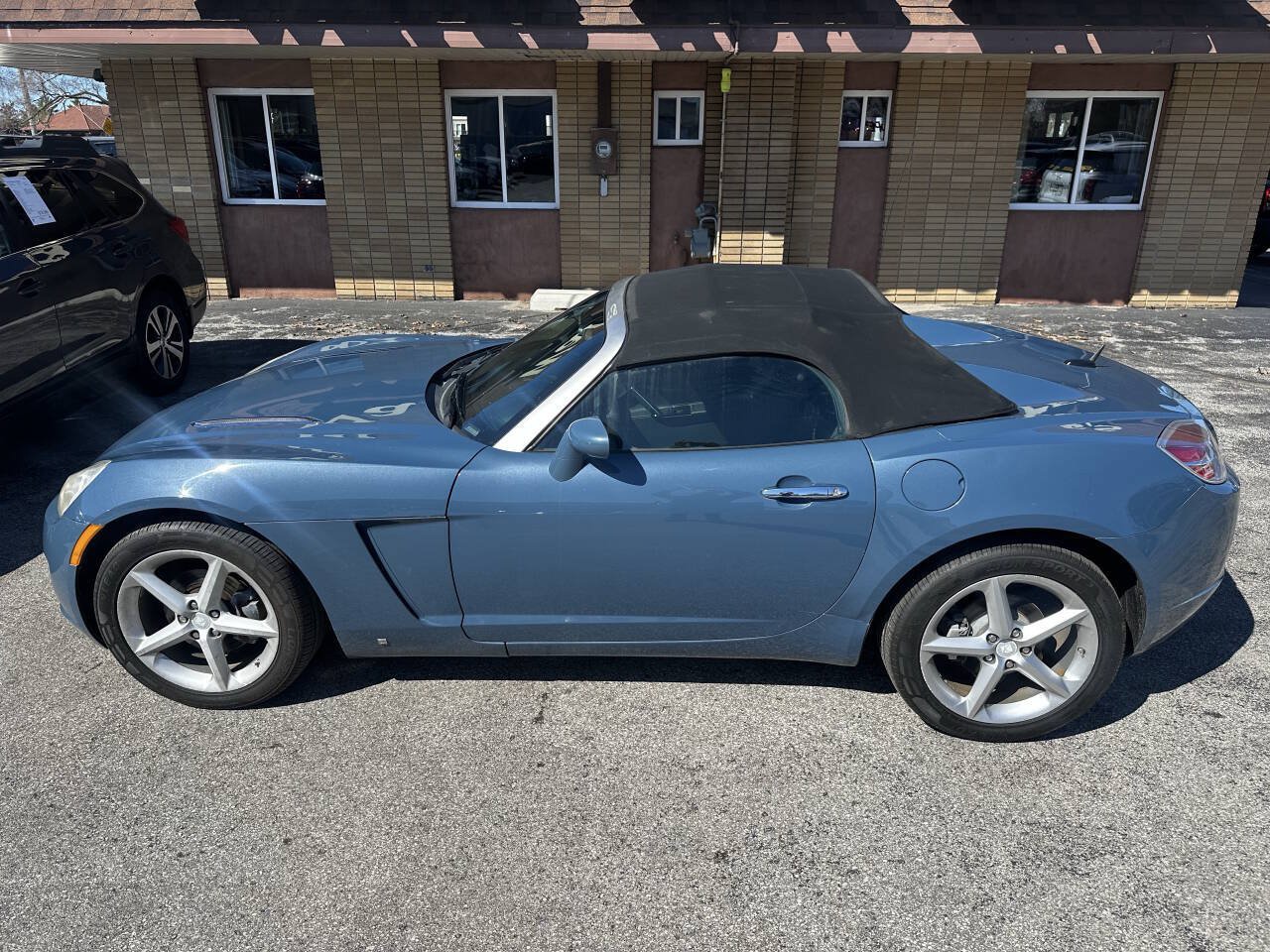 Used 2008 Saturn Sky RWD image 2