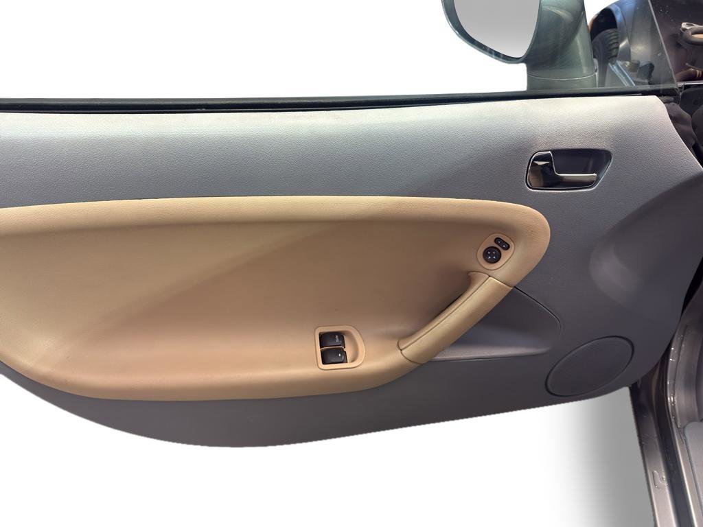 Used 2006 Pontiac Solstice Convertible w/ Premium Package image 13