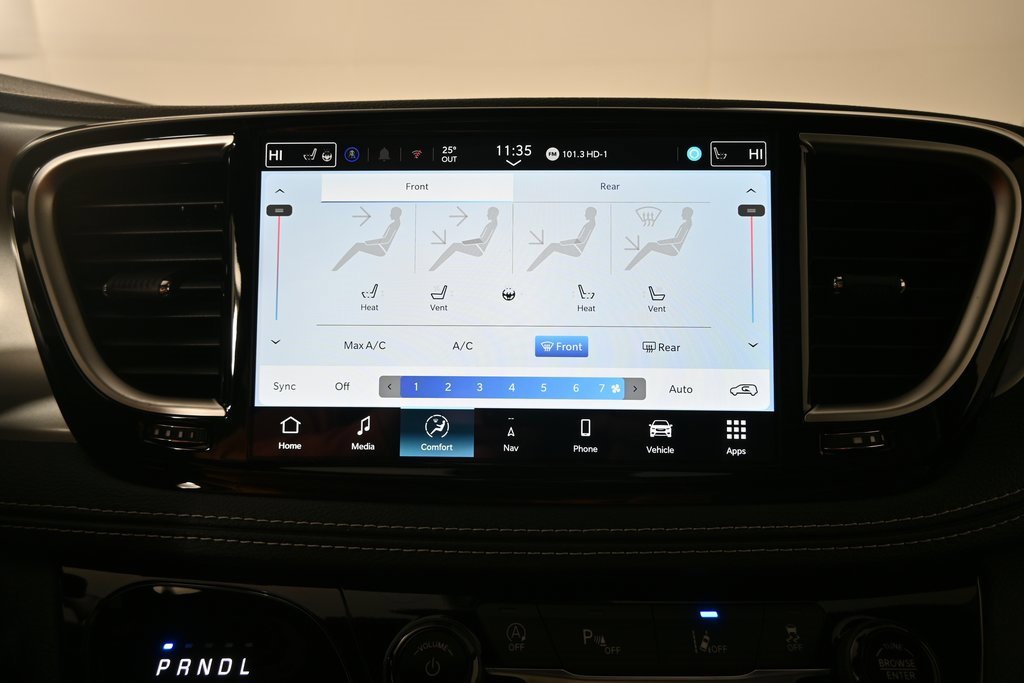 New 2026 Chrysler Pacifica Limited image 29