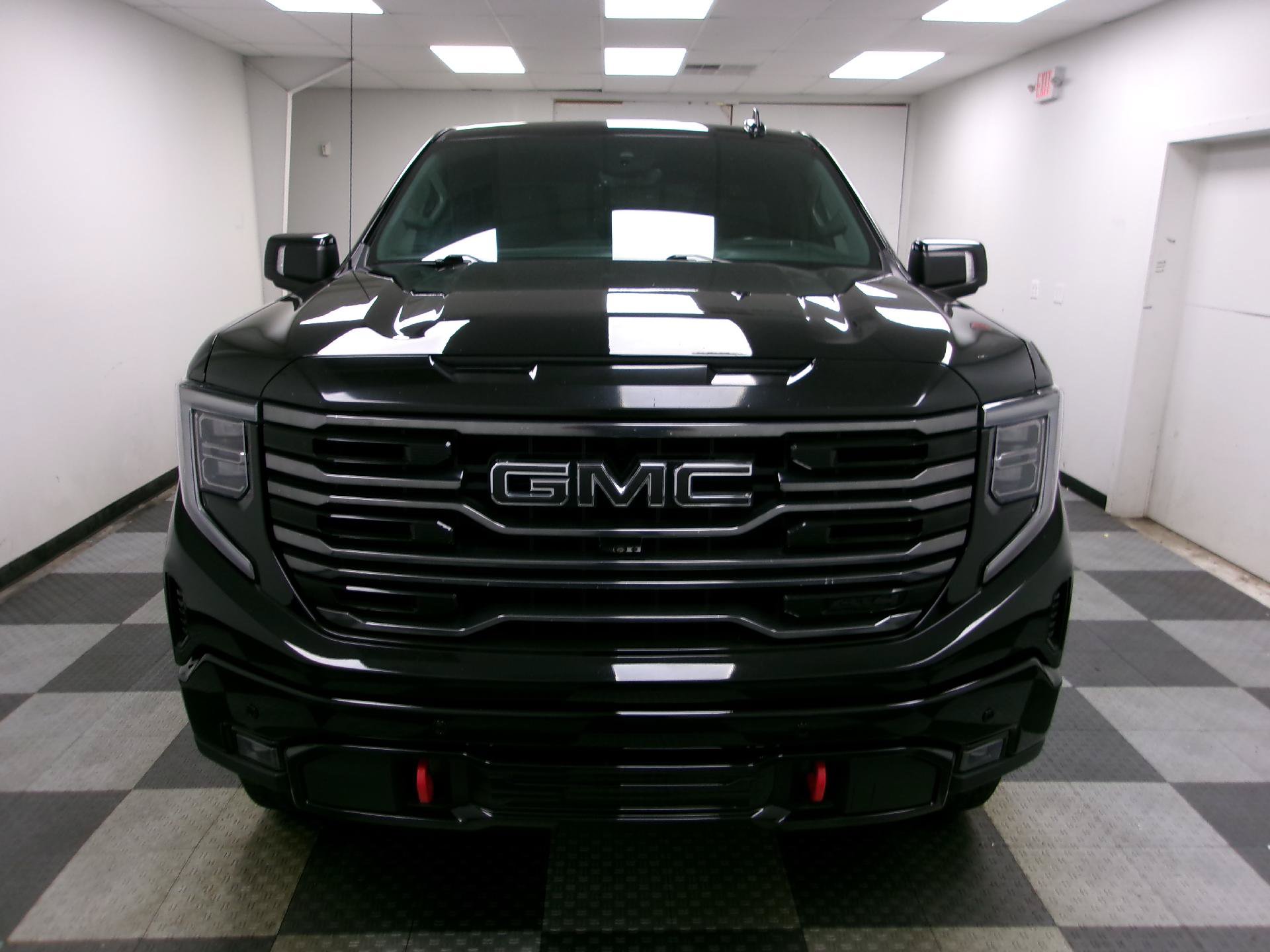 Used 2023 GMC Sierra 1500 AT4 w/ Technology Package AWD/4WD image 16