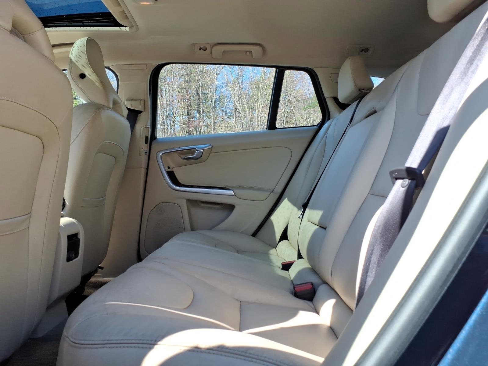 Used 2015 Volvo V60 T5 Premier Plus AWD/4WD image 10