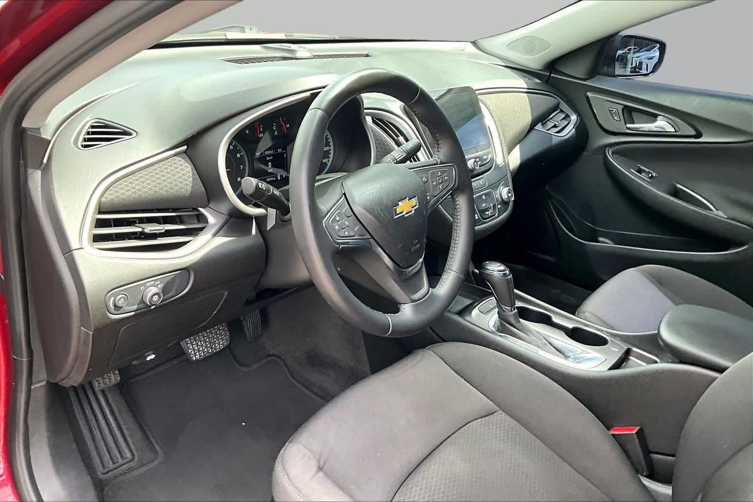 Used 2020 Chevrolet Malibu RS FWD image 18