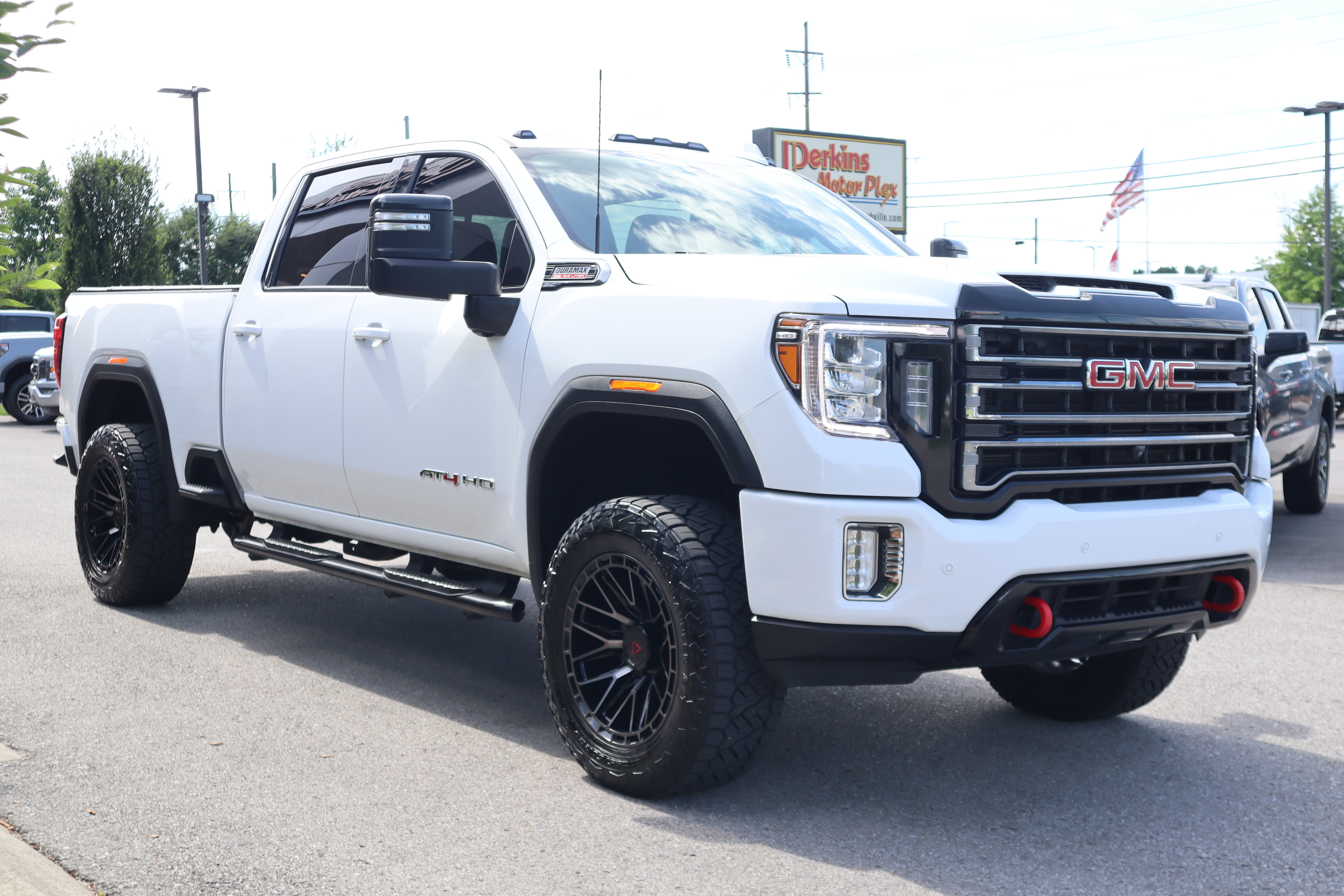Used 2022 GMC Sierra 2500 AT4 w/ AT4 Premium Plus Package AWD/4WD image 5