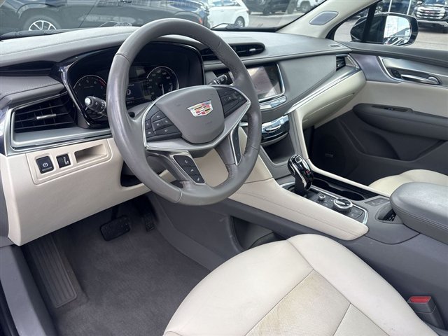 Certified 2020 Cadillac XT5 Premium Luxury FWD image 10