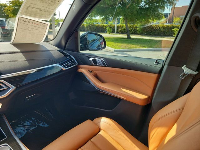Used 2021 BMW X5 sDrive40i w/ M Sport Package RWD image 16