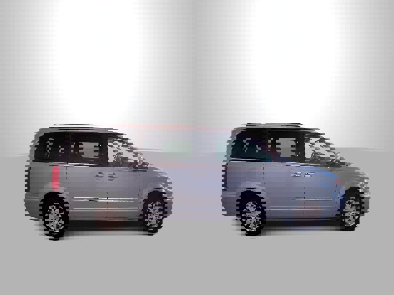 Used 2012 Chrysler Town & Country Touring-L w/ Entertainment Group #2 image 9