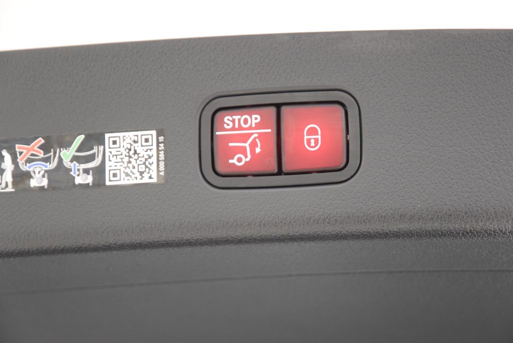 Certified 2026 Mercedes-Benz GLC 300 image 30